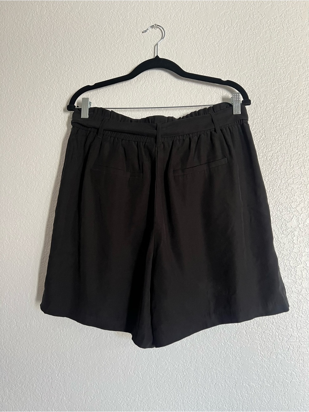 Simply Vera Vera Wang Black Soft Trouser Shorts Large Tie Belt High Rise - Picture 3 of 3